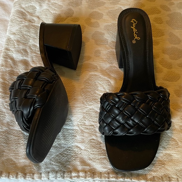 Black kitten heel - Picture 4 of 5